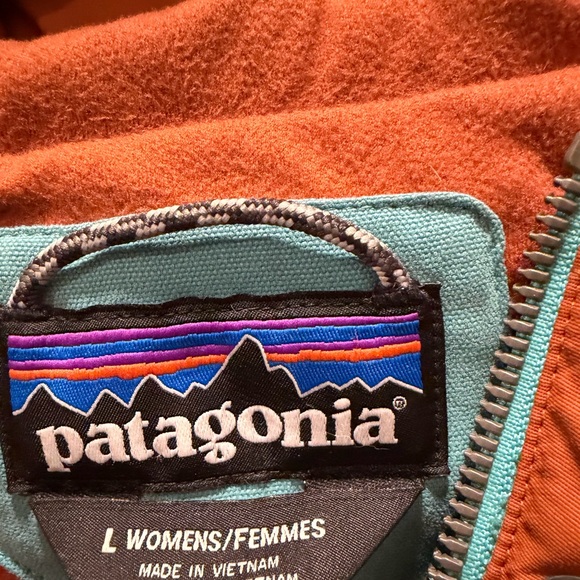 Patagonia Orange and Teal Vest - Picture 2 of 3